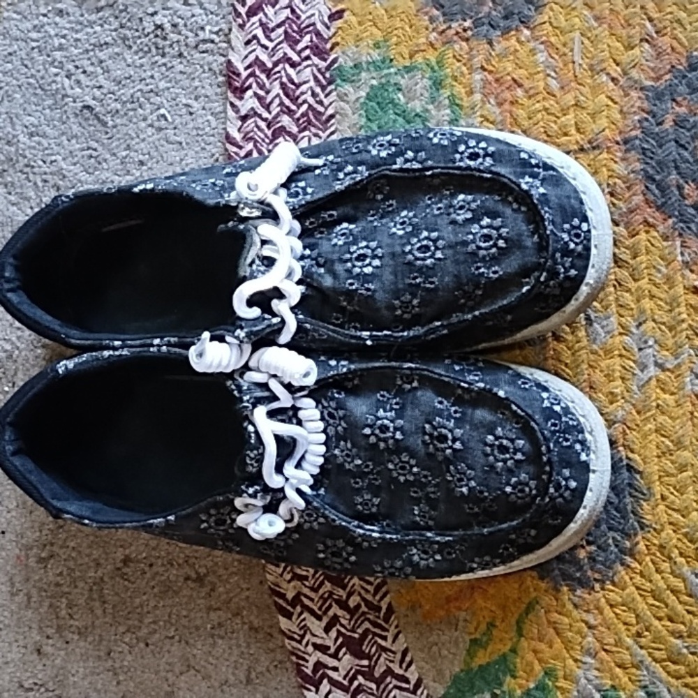 Slip ons